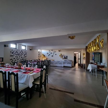 Alba Forum Alba Iulia Buitenkant foto