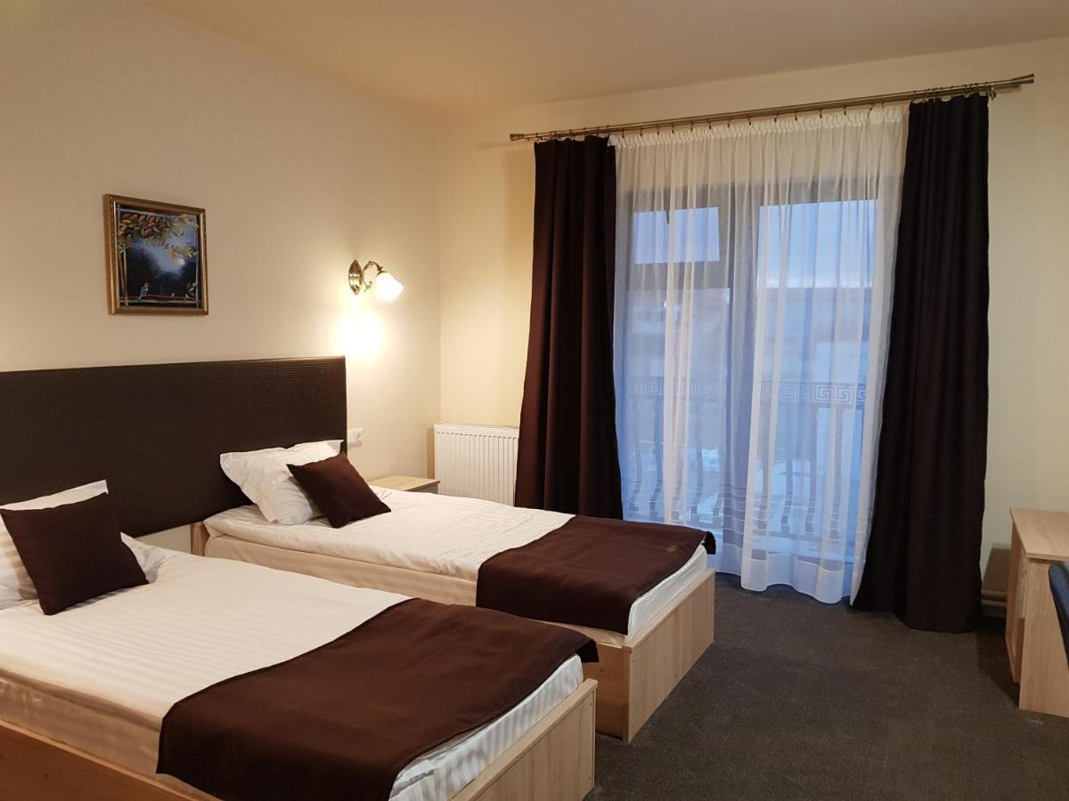 Alba Forum Alba Iulia Buitenkant foto