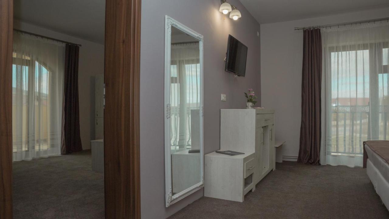 Alba Forum Alba Iulia Buitenkant foto